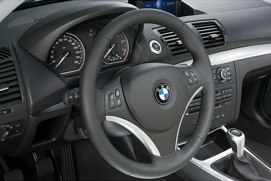  BMW 1-Series 3-Door 2005 года  (фото 42 из 51)